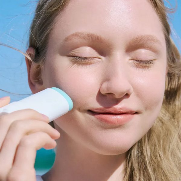 Skin1004 - Madagascar Centella Hyalu-Cica Silky-Fit Sun Stick 20G